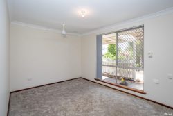 8 Newton Ct, Armadale WA 6112, Australia