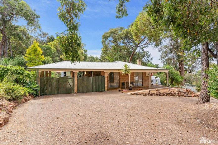 61 Peet Rd, Roleystone WA 6111, Australia