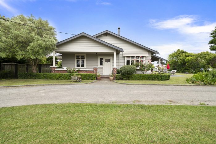 28 Pioneer State Highway, Awapuni, Palmerston North, Manawatu / Whanganui, 4412, New Zealand