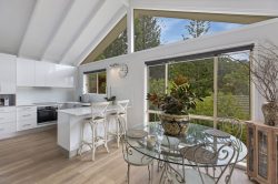 3 Dandenong Cl, Avoca Beach NSW 2251, Australia