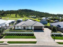 48 Beames Cres, Cannon Valley QLD 4800, Australia
