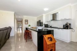 11 Dempster Pl, Leneva VIC 3691, Australia