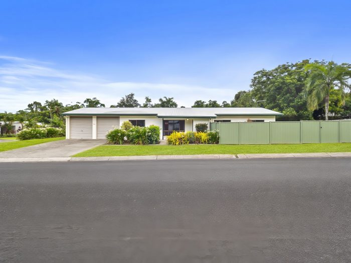 2 Harwood Cl, Brinsmead QLD 4870, Australia