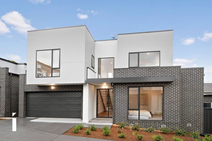 3/5 Charteris Cres, Chifley ACT 2606, Australia