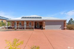 18 Observation Cir, Bedfordale WA 6112, Australia