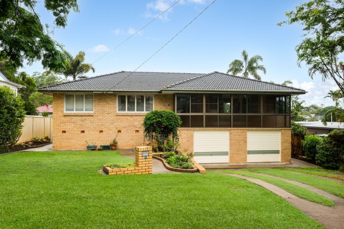 26 Franciscea St, Everton Hills QLD 4053, Australia