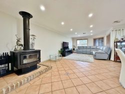 339 Pattersons Ln, Young NSW 2594, Australia