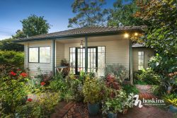 19 Rosedale Cres, Ringwood East VIC 3135, Australia