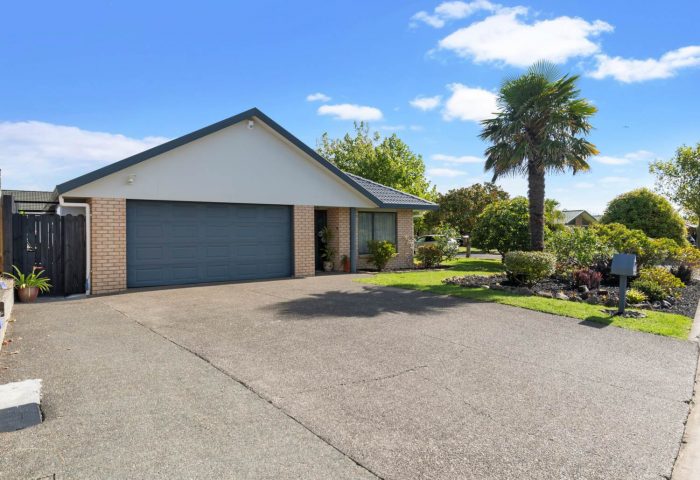 13 Cottesmore Place, Huntington Park, Manukau City, Auckland, 2013, New Zealand