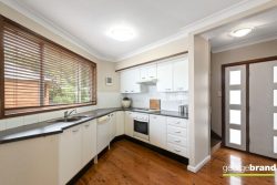 12 Park Cres, Green Point NSW 2251, Australia