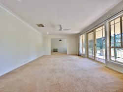 12 Jim Anderson Ave, Young NSW 2594, Australia