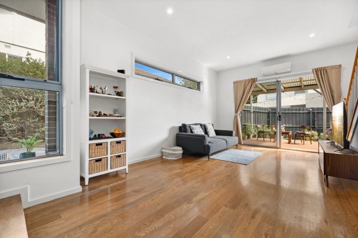 Unit 2/49 Margot St, Chadstone VIC 3148, Australia