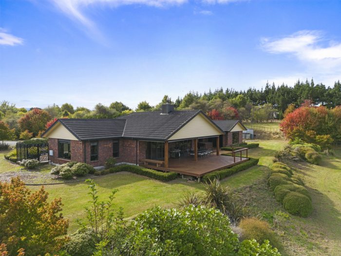 35 Stonebrook Lane, Kelvin Grove, Palmerston North, Manawatu / Whanganui, 4470, New Zealand