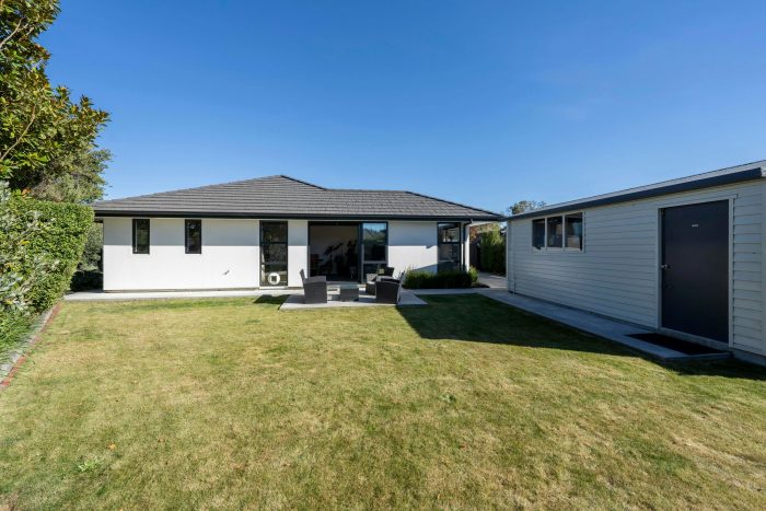 2/8 Hurst Place, Parklands, Christchurch City, Canterbury, 8083, New Zealand