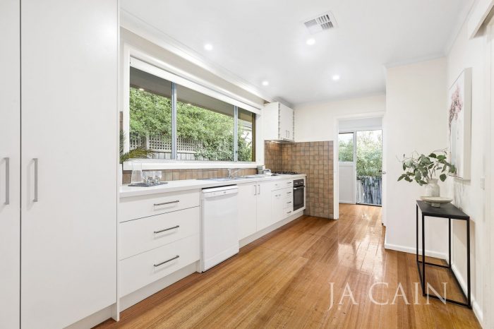 Unit 3/103 Middlesex Rd, Surrey Hills VIC 3127, Australia