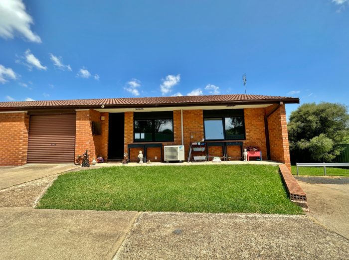 Unit 6/63 Nasmyth St, Young NSW 2594, Australia