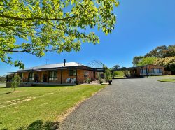 80 Normans Rd, Young NSW 2594, Australia