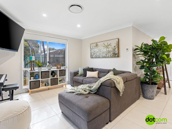 18 Sterling Way, Hamlyn Terrace NSW 2259, Australia