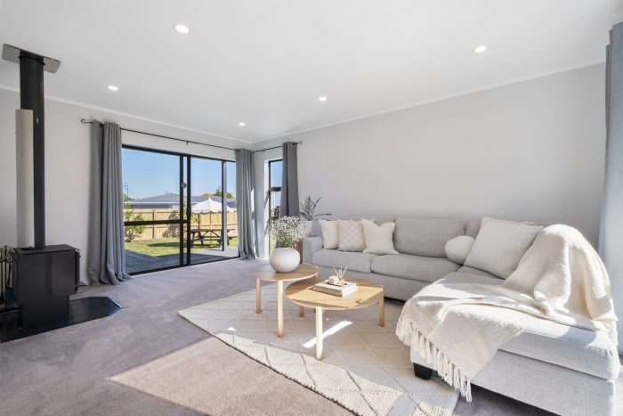 18 Suzanne Grove, Kelvin Grove, Palmerston North, Manawatu / Whanganui, 4414, New Zealand