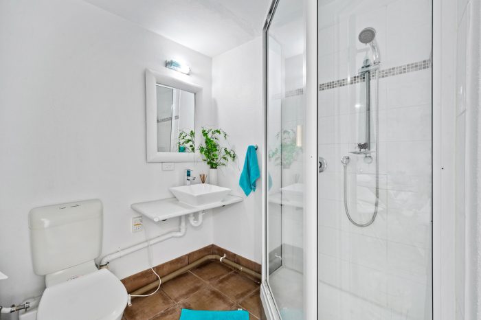 2 Blackcurrant Dr, Hideaway Bay QLD 4800, Australia