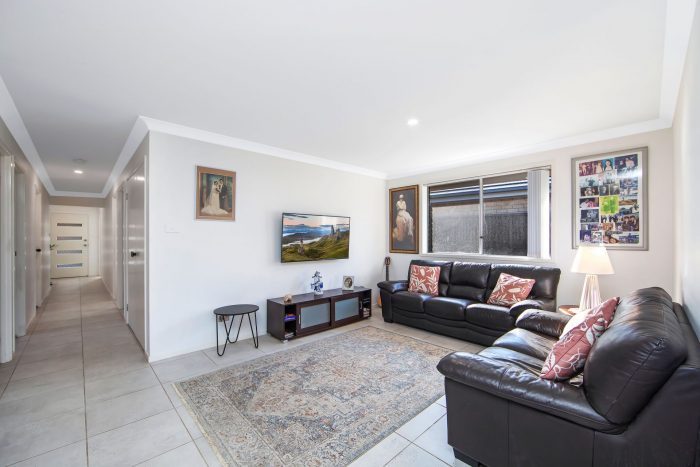 8 Cadogan Cres, Woongarrah NSW 2259, Australia