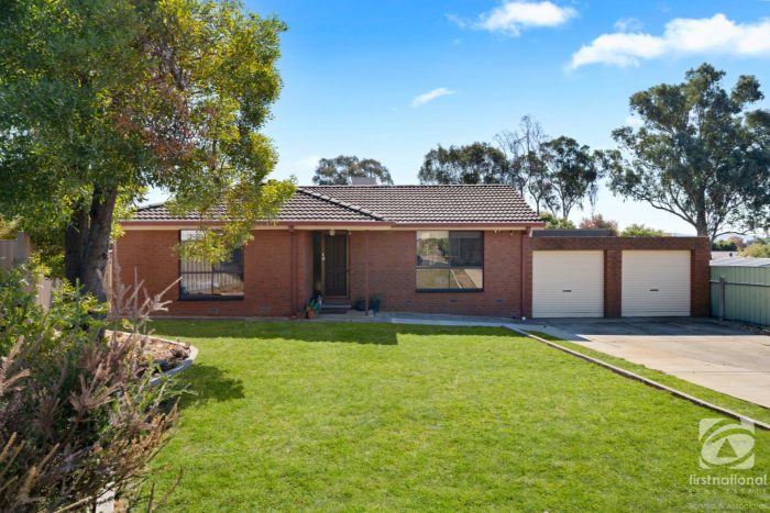 11 Deakin Ct, West Wodonga VIC 3690, Australia