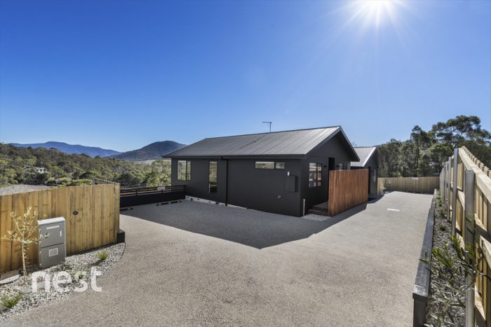 1/1 Eonia Avenue, Risdon Vale TAS 7016, Australia