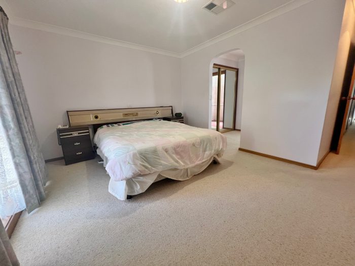 87 Fontenoy St, Young NSW 2594, Australia