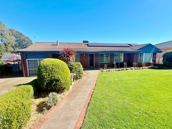 61 Hills St, Young NSW 2594, Australia