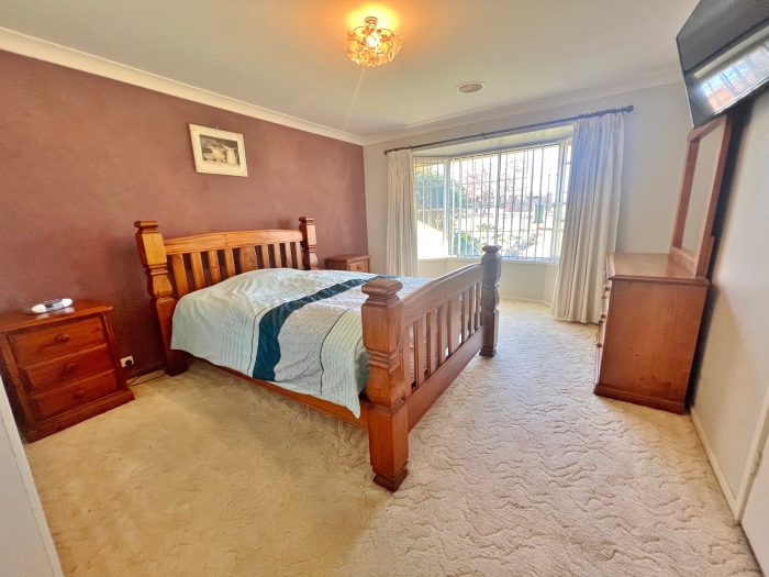 61 Hills St, Young NSW 2594, Australia