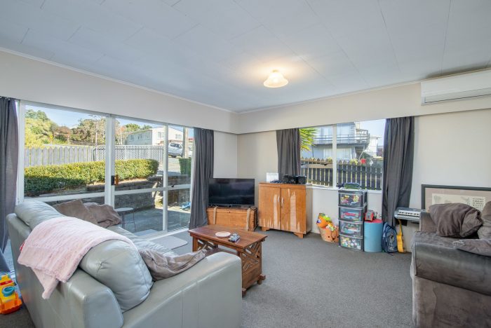 43 Levant Street, Cannons Creek, Porirua, Wellington, 5024, New Zealand