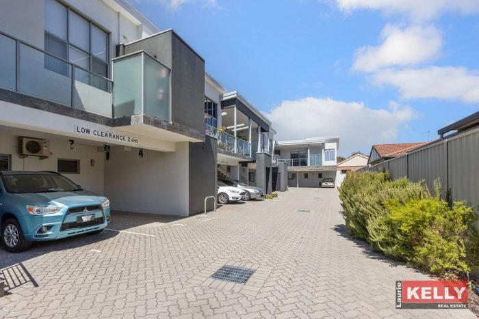 Unit 3/3 Salisbury Rd, Rivervale WA 6103, Australia