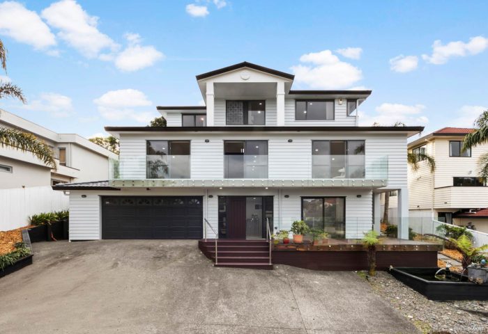 5 Belleaire Court, West Harbour, Waitakere City, Auckland, 0618, New Zealand