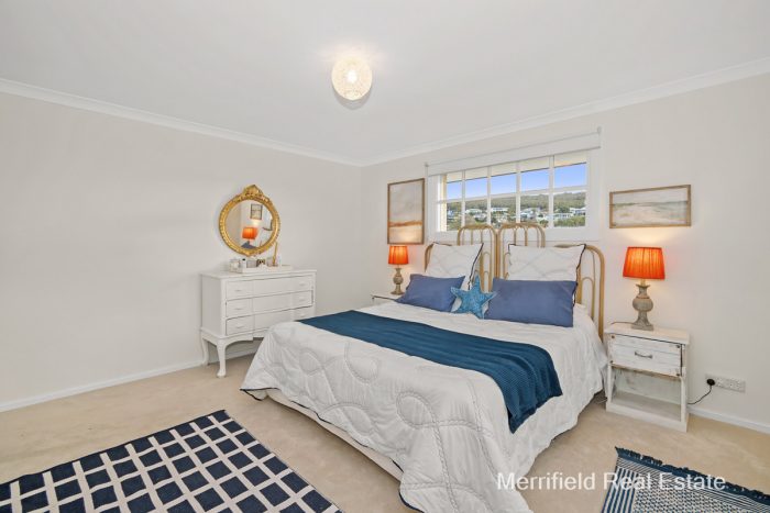 17 Golf Links Rd, Middleton Beach WA 6330, Australia