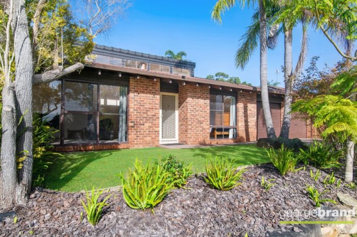 13 Foster Cl, Kariong NSW 2250, Australia