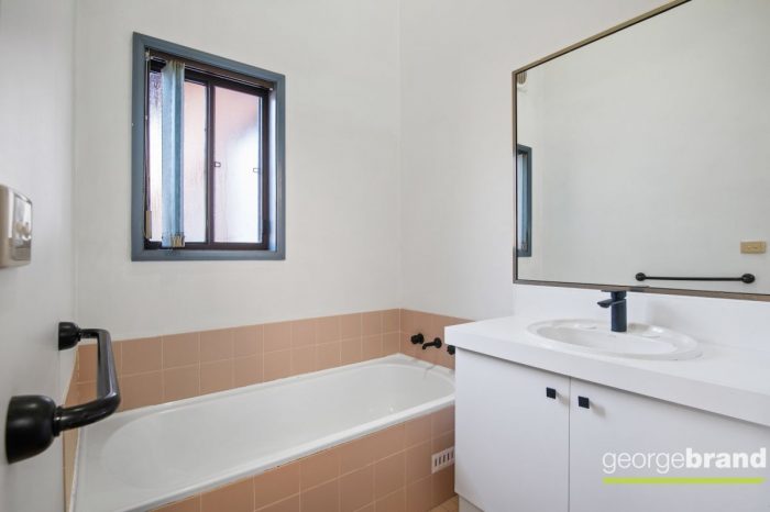 13 Foster Cl, Kariong NSW 2250, Australia