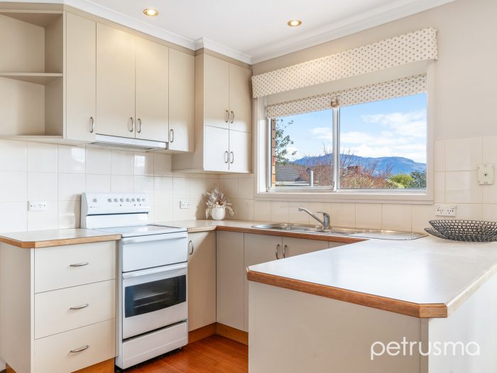 37 Kenton Rd, Geilston Bay TAS 7015, Australia