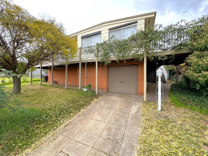 12 Milong St, Young NSW 2594, Australia