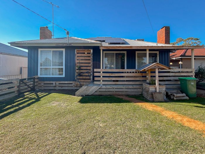 69 Pay St, Kerang VIC 3579, Australia