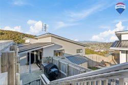 2/18A Cathie Place, Karori, Wellington, 6012, New Zealand