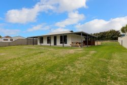 4 Barrett-Lennard Dr, Ledge Point WA 6043, Australia