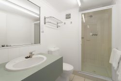 Unit 6/6 Beach Rd, Dolphin Heads QLD 4740, Australia