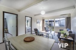 2/15 Bloomsbury Grove, Newlands, Wellington, 6037, New Zealand