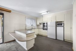 9 Camellia Pl, Crestwood NSW 2620, Australia