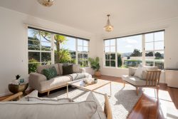 10 Chorley Grove, Churton Park, Wellington, 6037, New Zealand