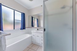 Unit 6/7 Erromango Dr, Villa Deste, Jubilee Pocket QLD 4802, Australia