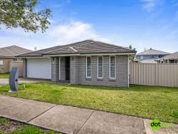 30 Grasstree Ave, Woongarrah NSW 2259, Australia