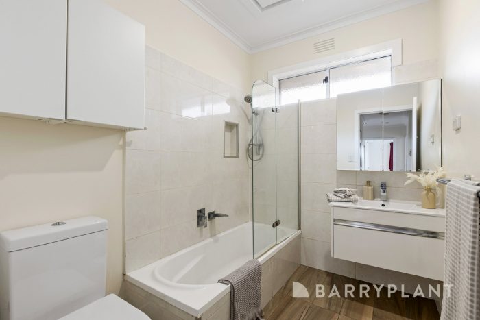 271 Grimshaw St, Watsonia VIC 3087, Australia