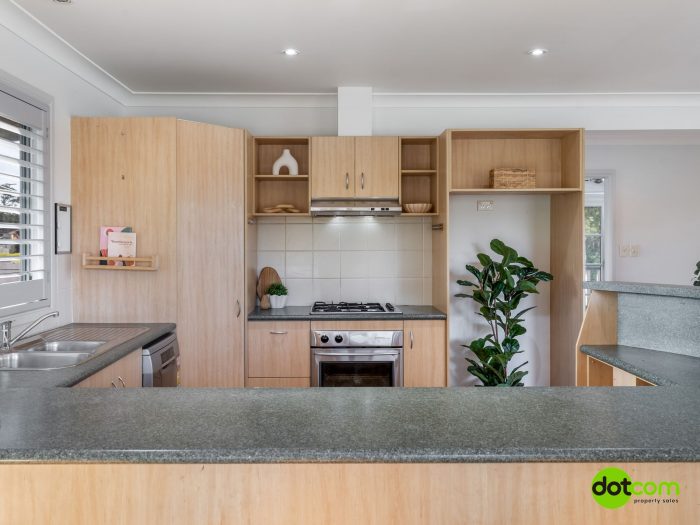 14 McKellar Blvd, Blue Haven NSW 2262, Australia