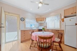 Unit 1/63 McMasters Rd, Woy Woy NSW 2256, Australia